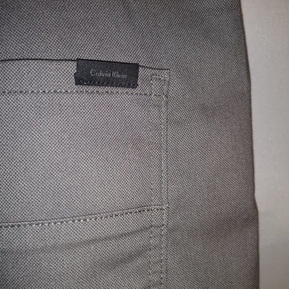Calvin Klein Men's Size 34/32 Slim Fit Straight Leg Grey Casual / Dress Pants - Picture 6 of 6